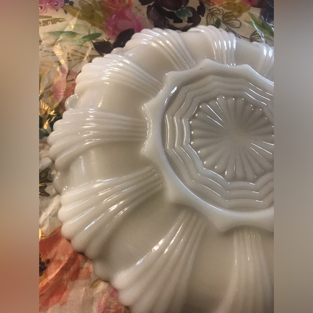 Vintage Anchor Hocking Fire King Milk Glass Gold Trim Divided Relish Dish White - Picture 9 of 14